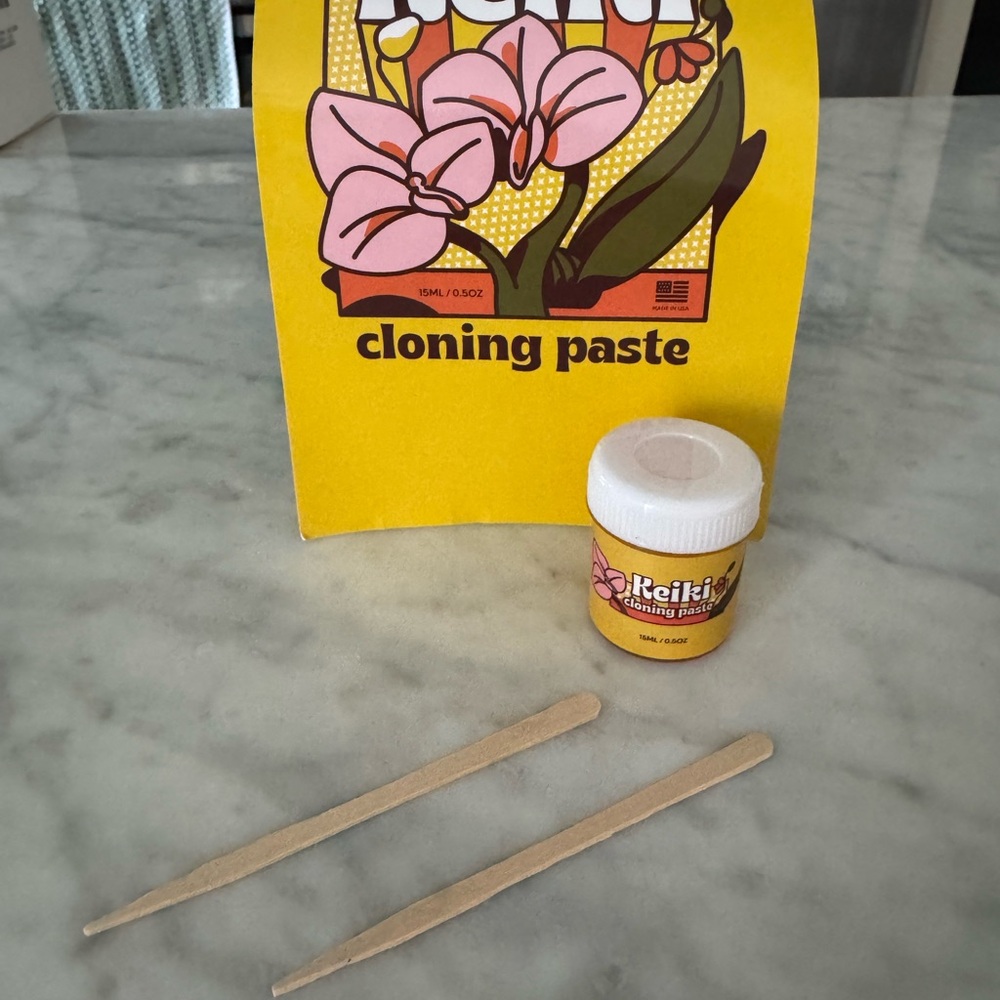 REI Cloning Paste Kit with Pink Orchid and Yellow Packaging